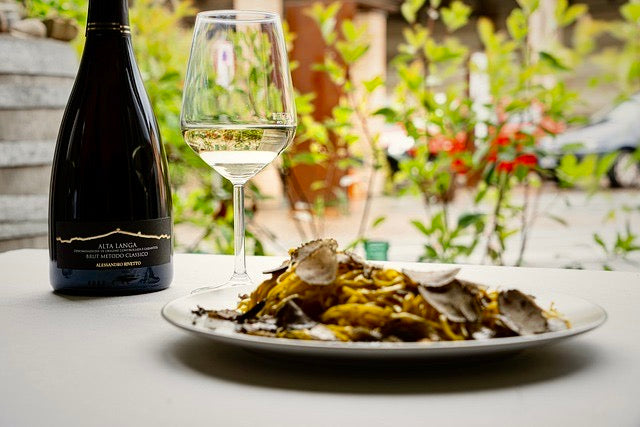 Kombinieren Sie Wein mit Gerichten der mediterranen Küche